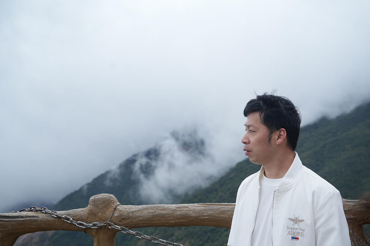 Energetic Start with Spring Sunshine: AIChipLink's Spring Outing at Luofushan Six Seasons Ecological Park