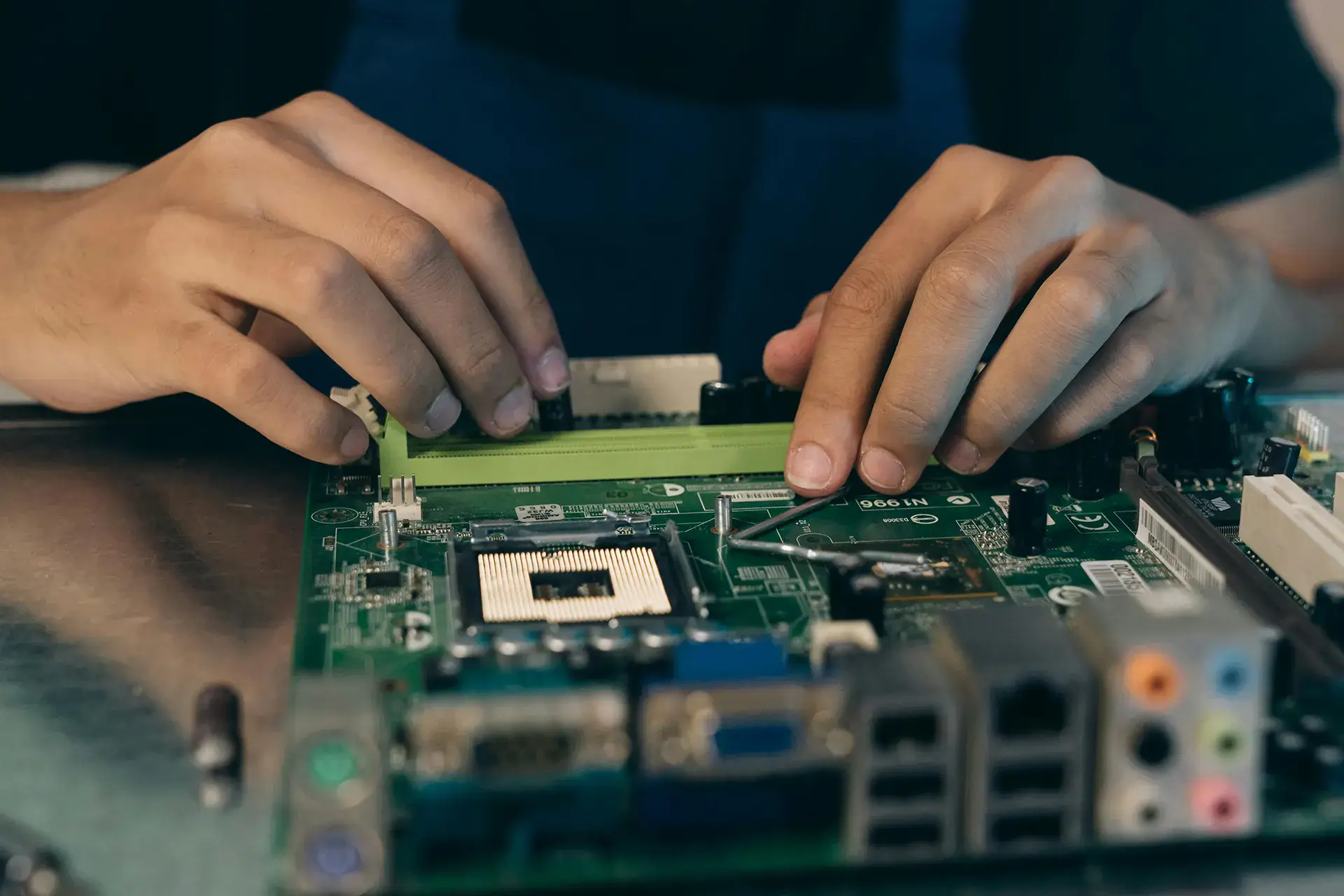 Electronic Component Sourcing and Procurement Guide for Manufacturers and OEMs