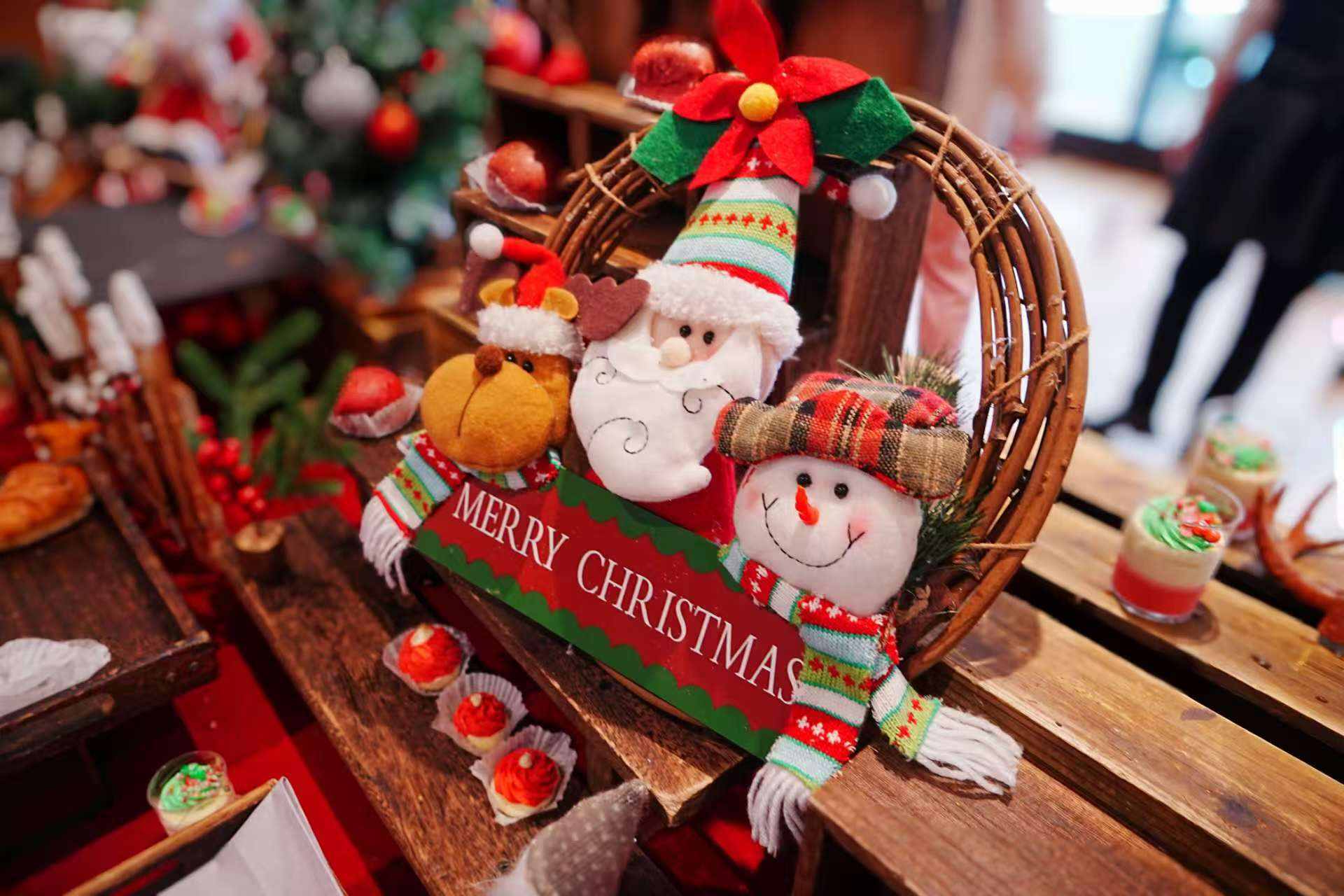 Celebrating Christmas with AIChipLink: Your Trusted Partner in Electronic Components