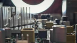 What Is a Non-Polarized Capacitor and How Does It Work